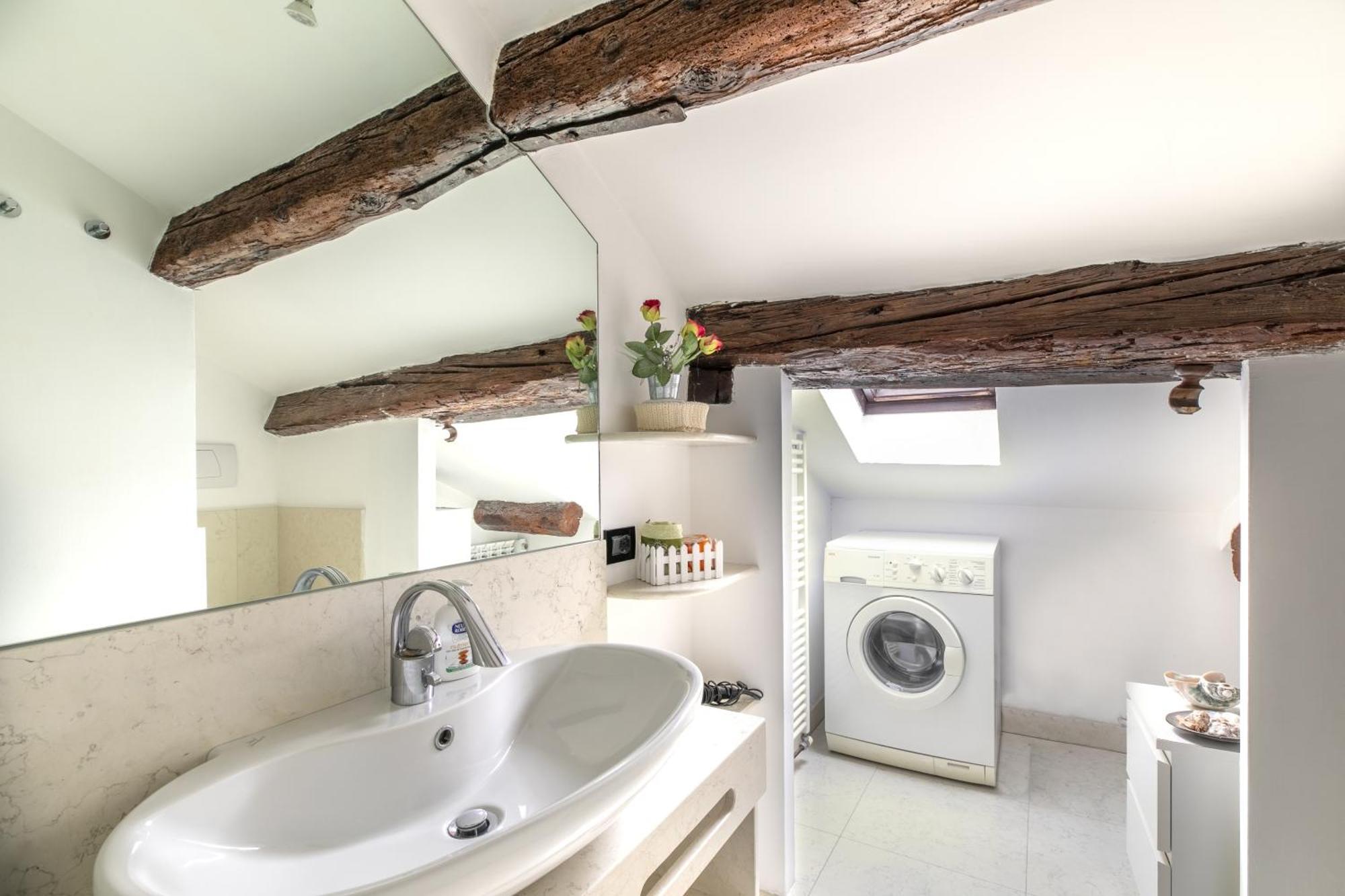 Apartment Lovely Attic For 4 Person With Wifi - A/c *