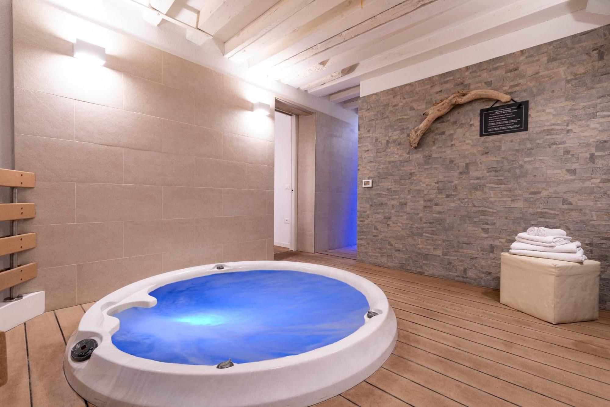Appartamento San Samuele Centro+ Wellness Pool Jacuzzi