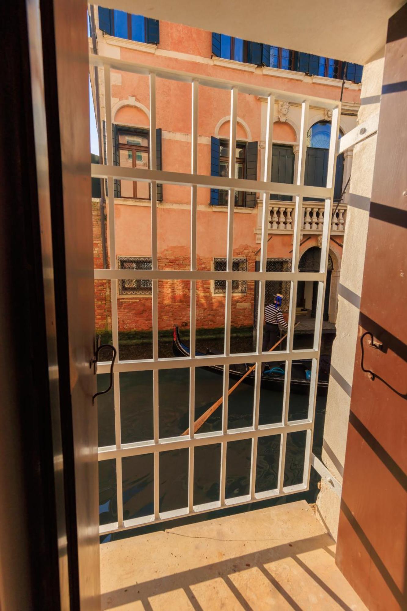 Ca' San Giacomo Canal View Apartamento Veneza