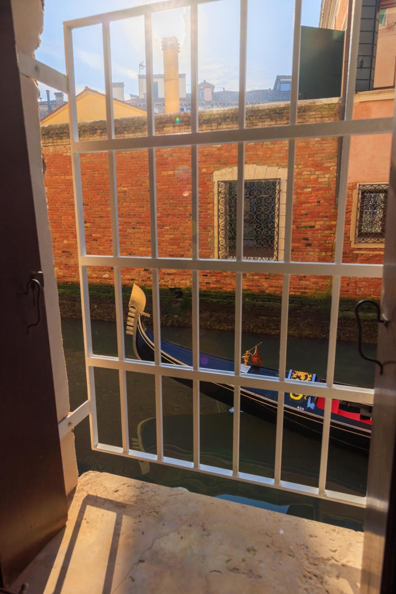 Ca' San Giacomo Canal View *