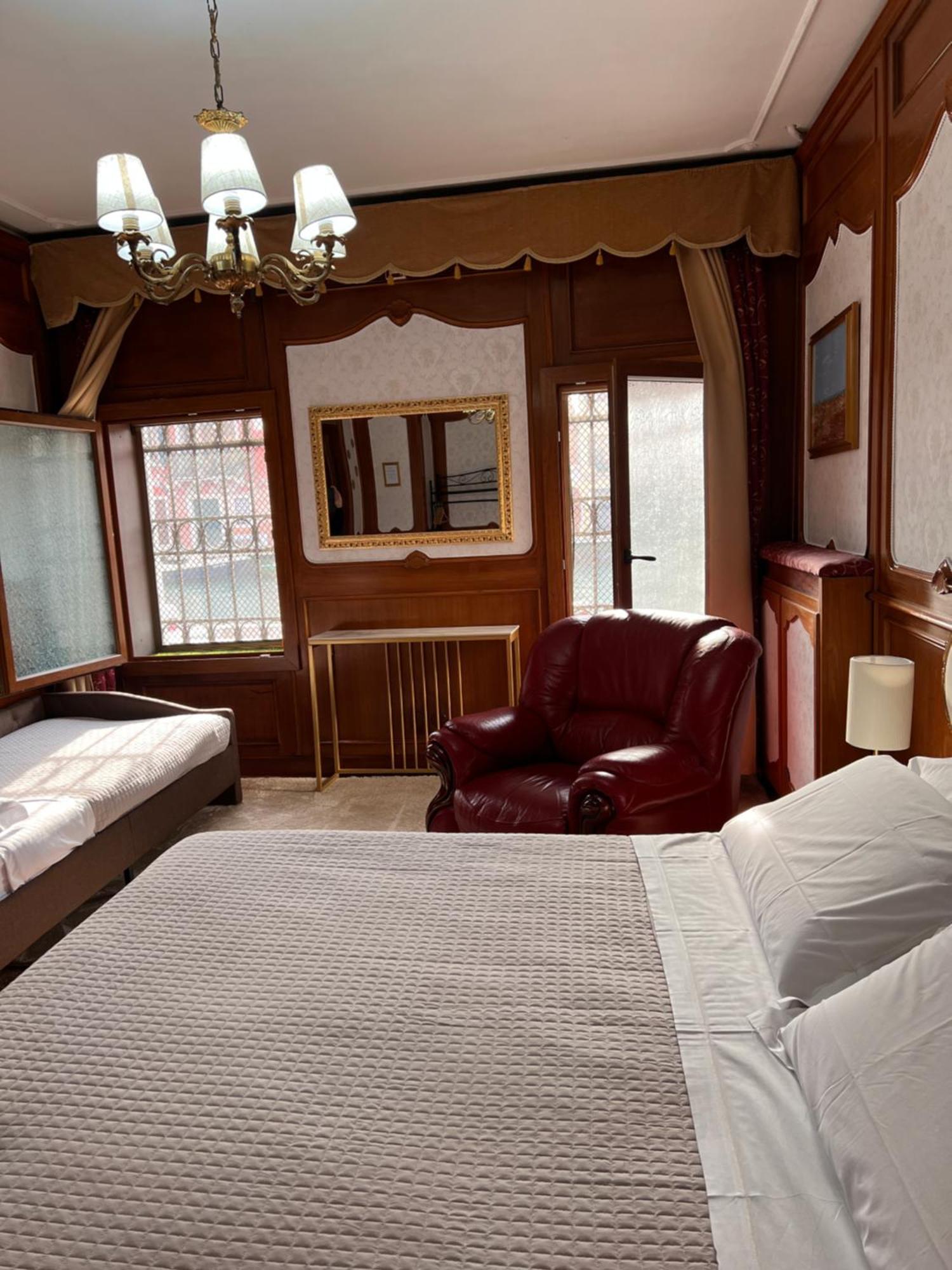 Homestay Canal View Venice