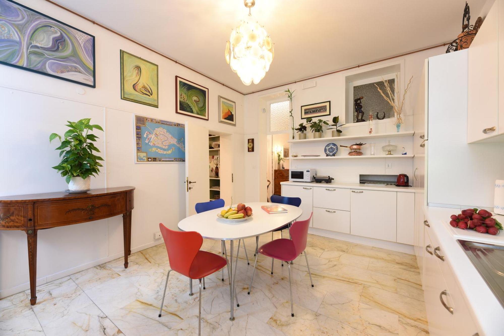 Apartamento Soderini Splendor: First Floor Palazzo Charm At Castello Square
