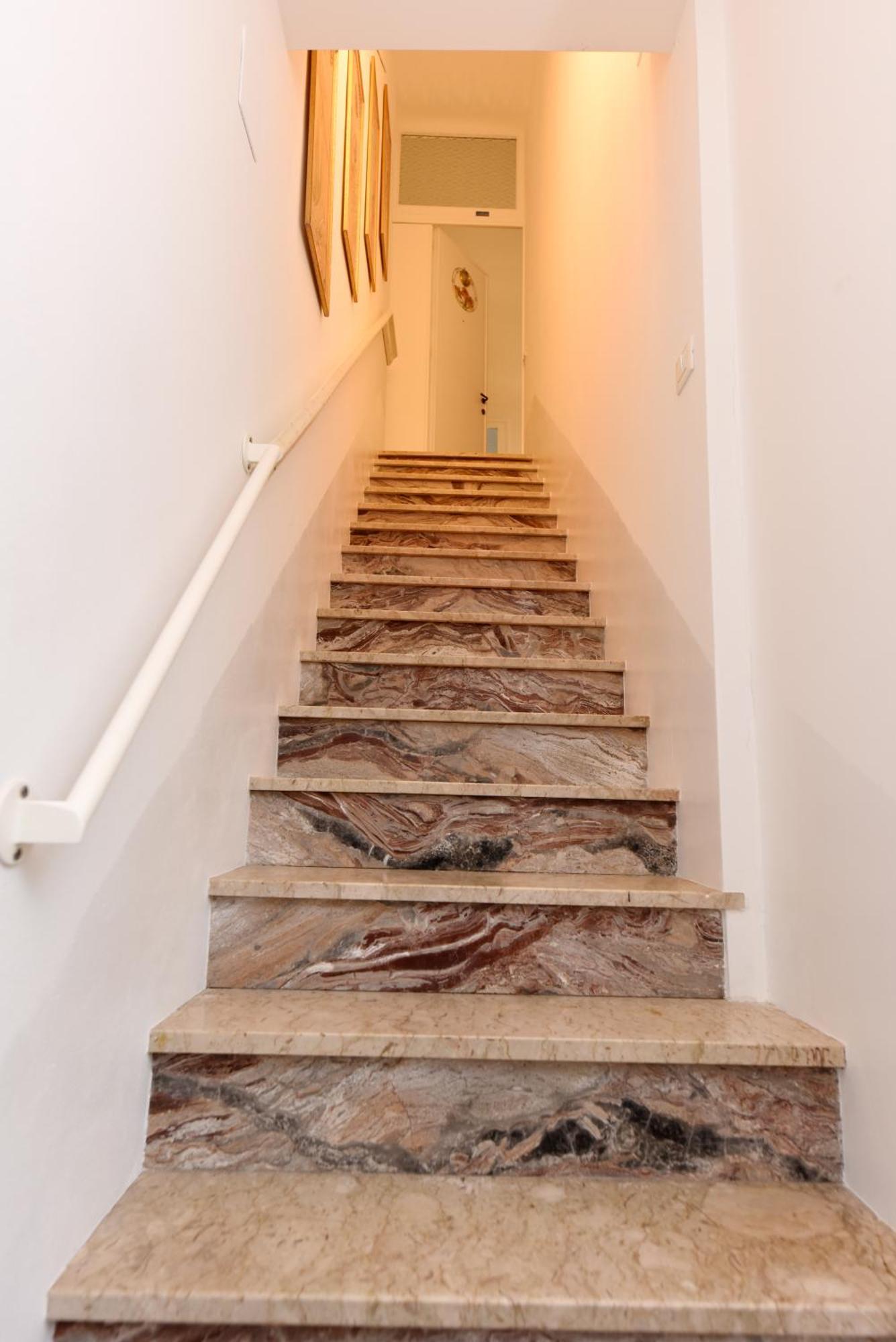 Apartamento Soderini Splendor: First Floor Palazzo Charm At Castello Square *