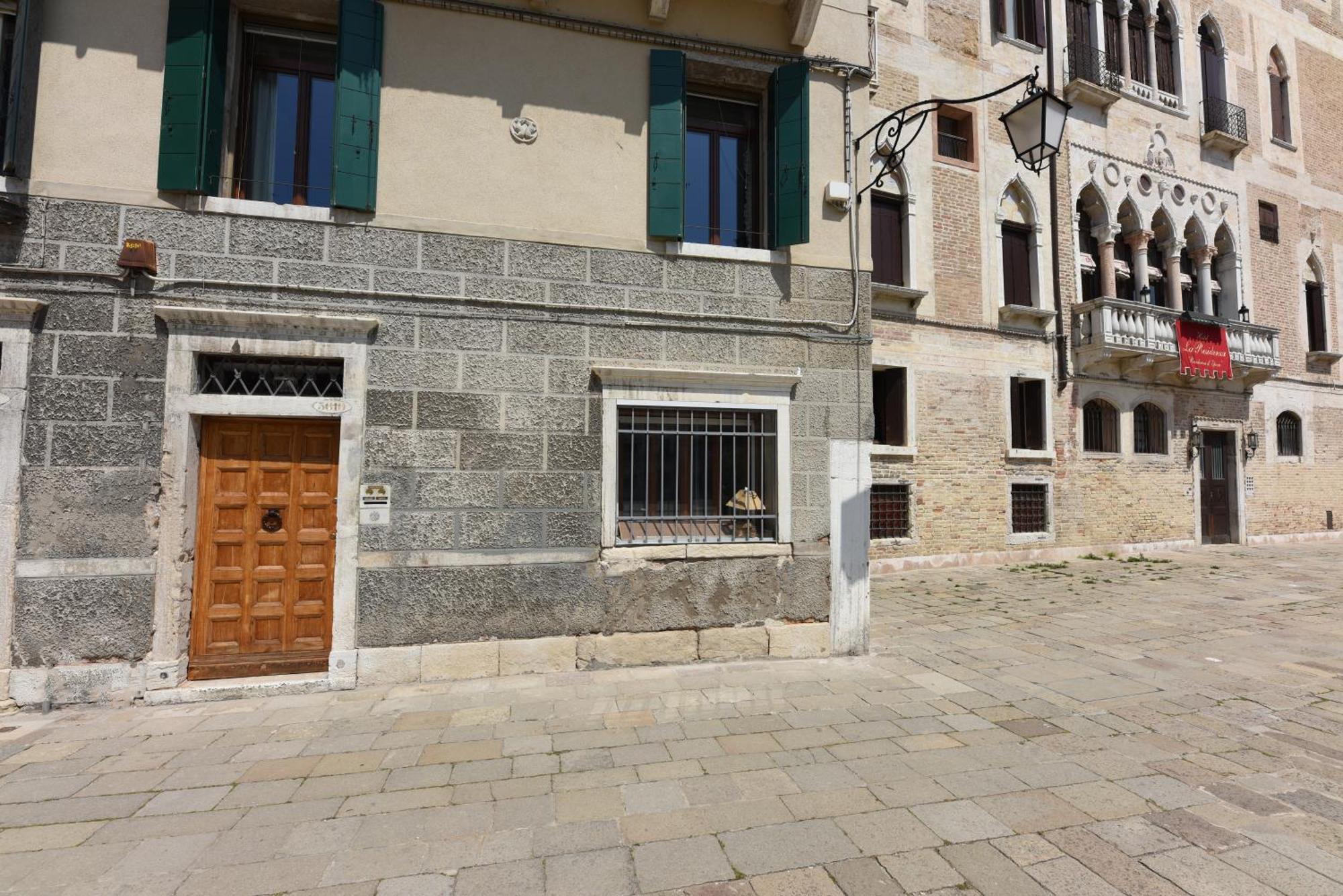 Apartamento Soderini Splendor: First Floor Palazzo Charm At Castello Square *
