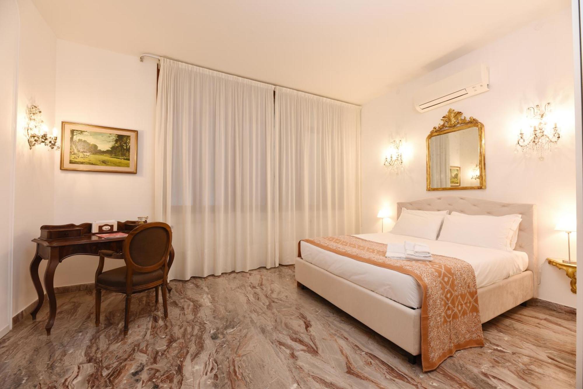 Soderini Splendor: First Floor Palazzo Charm At Castello Square Veneza