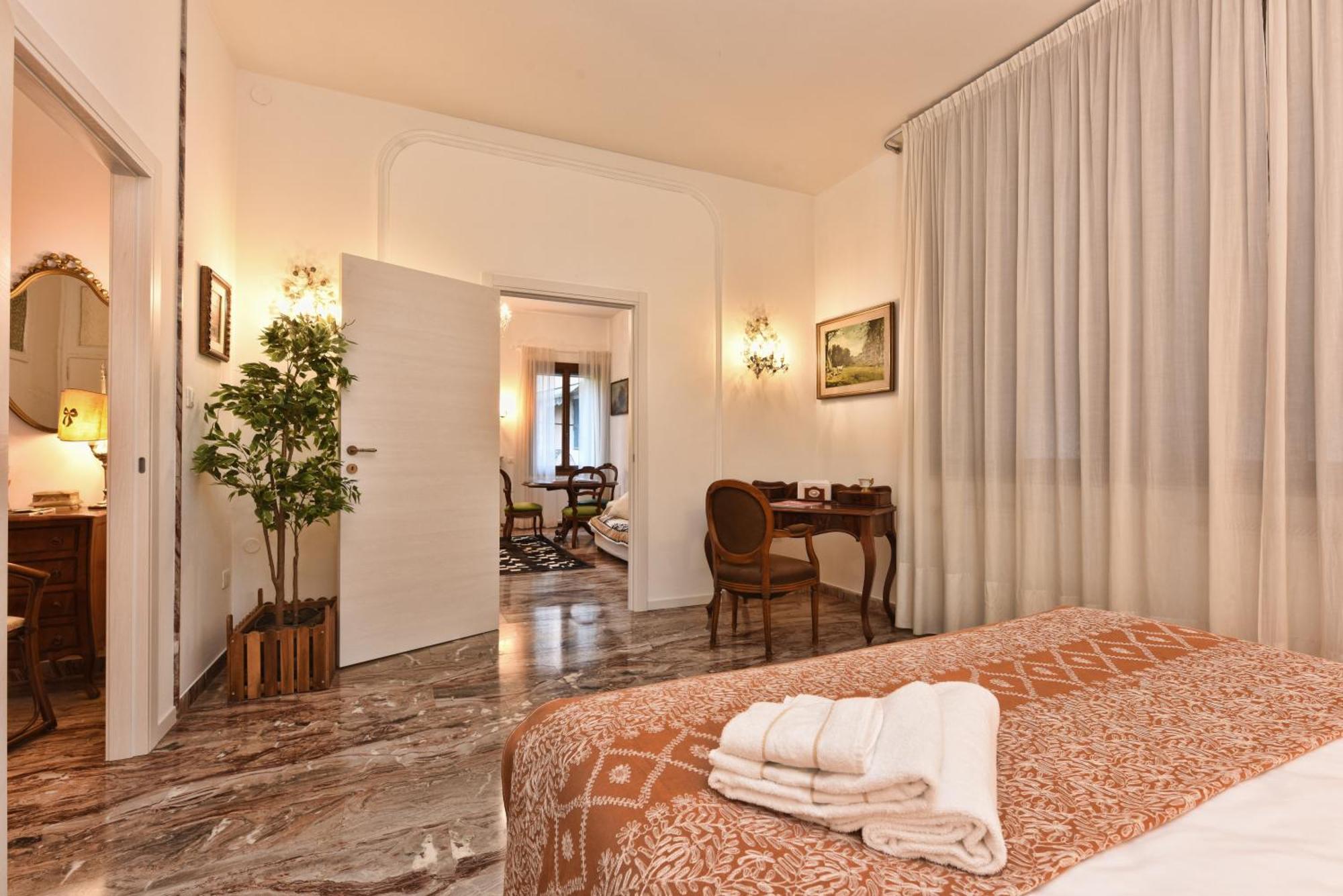 Soderini Splendor: First Floor Palazzo Charm At Castello Square Apartamento *