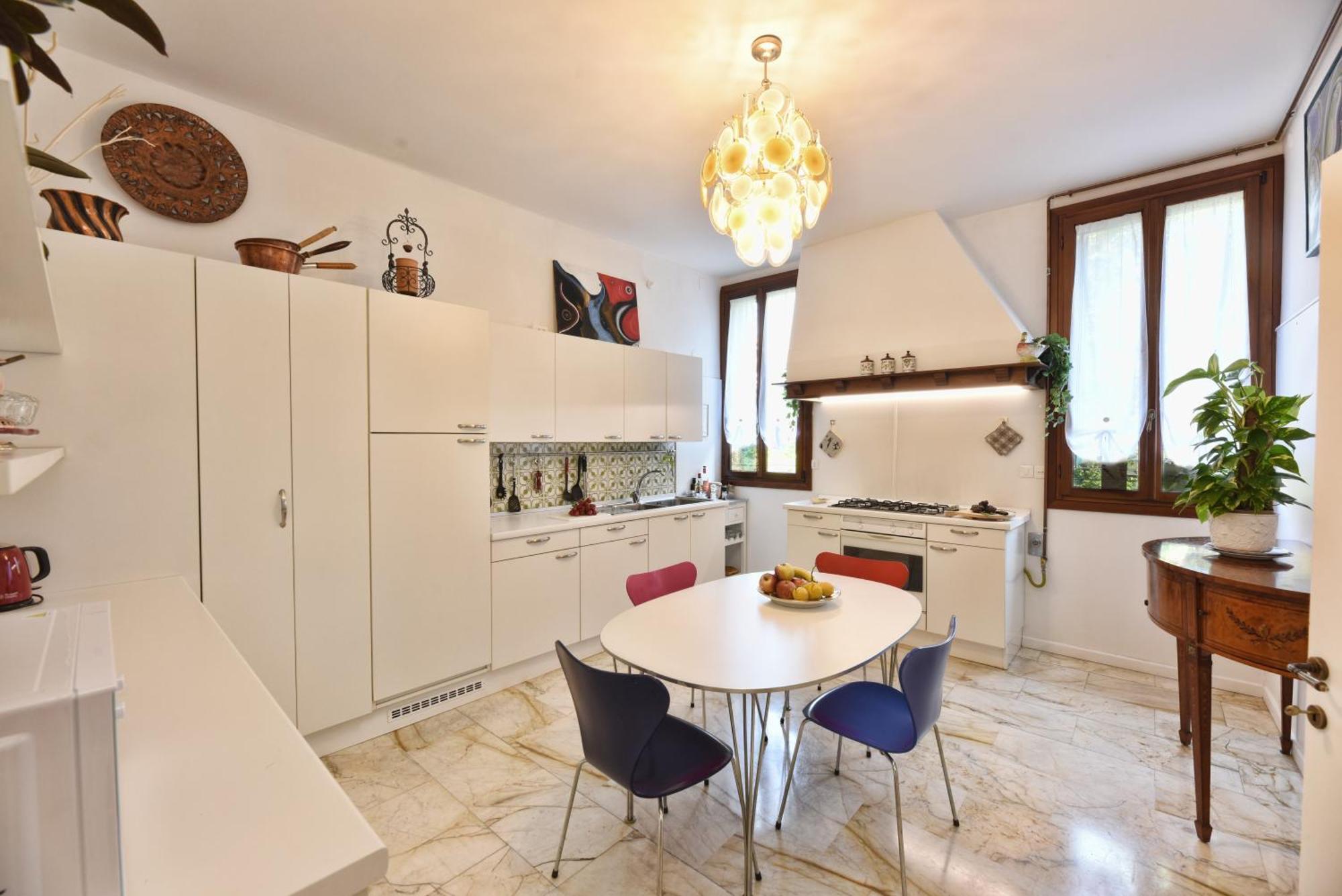 Apartamento Soderini Splendor: First Floor Palazzo Charm At Castello Square