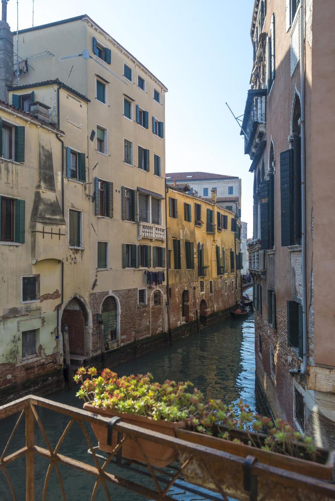 Tre Sestieri Terrace - Canal View 2024 Affittacamere *