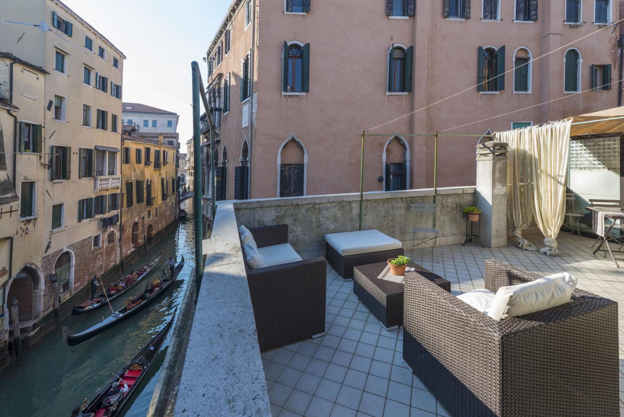 Tre Sestieri Terrace - Canal View 2024 Affittacamere Venezia