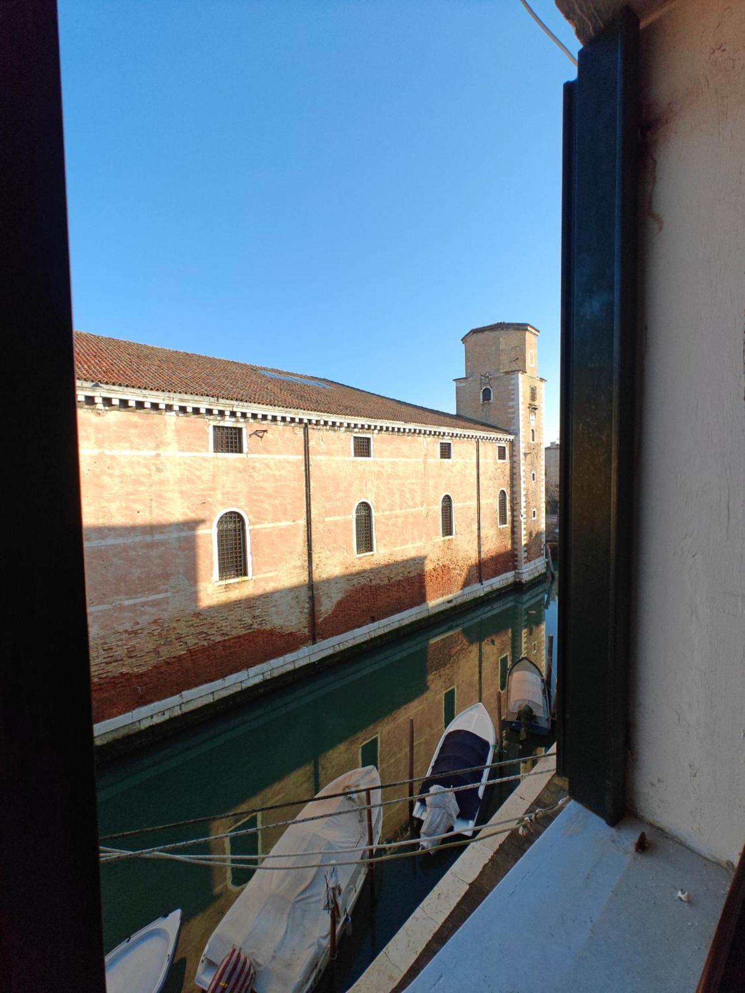 Apartment Castello Canal View Venice