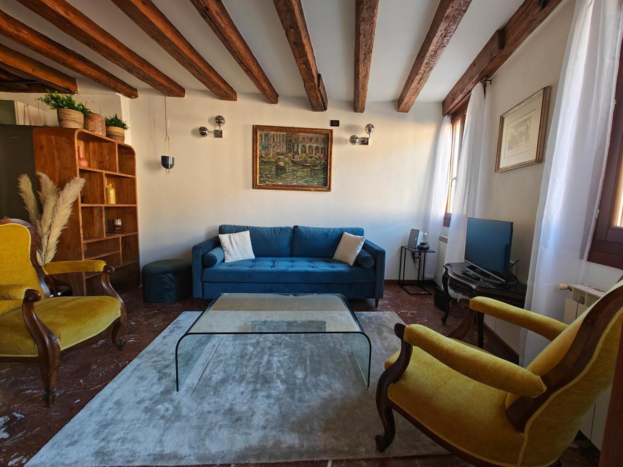 Castello Canal View Apartment *