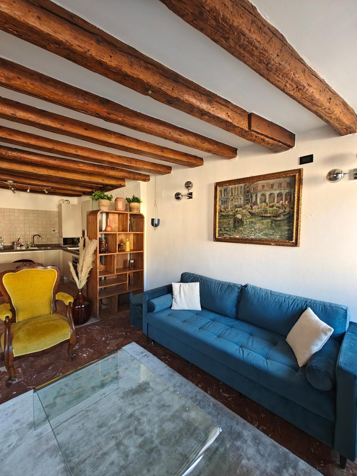 Castello Canal View Apartment