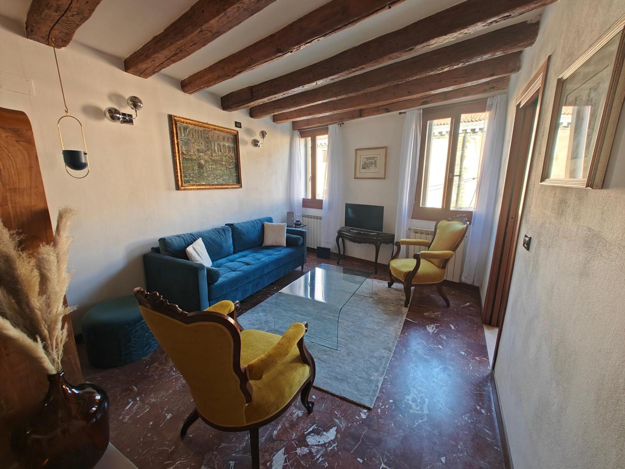 Castello Canal View Apartment