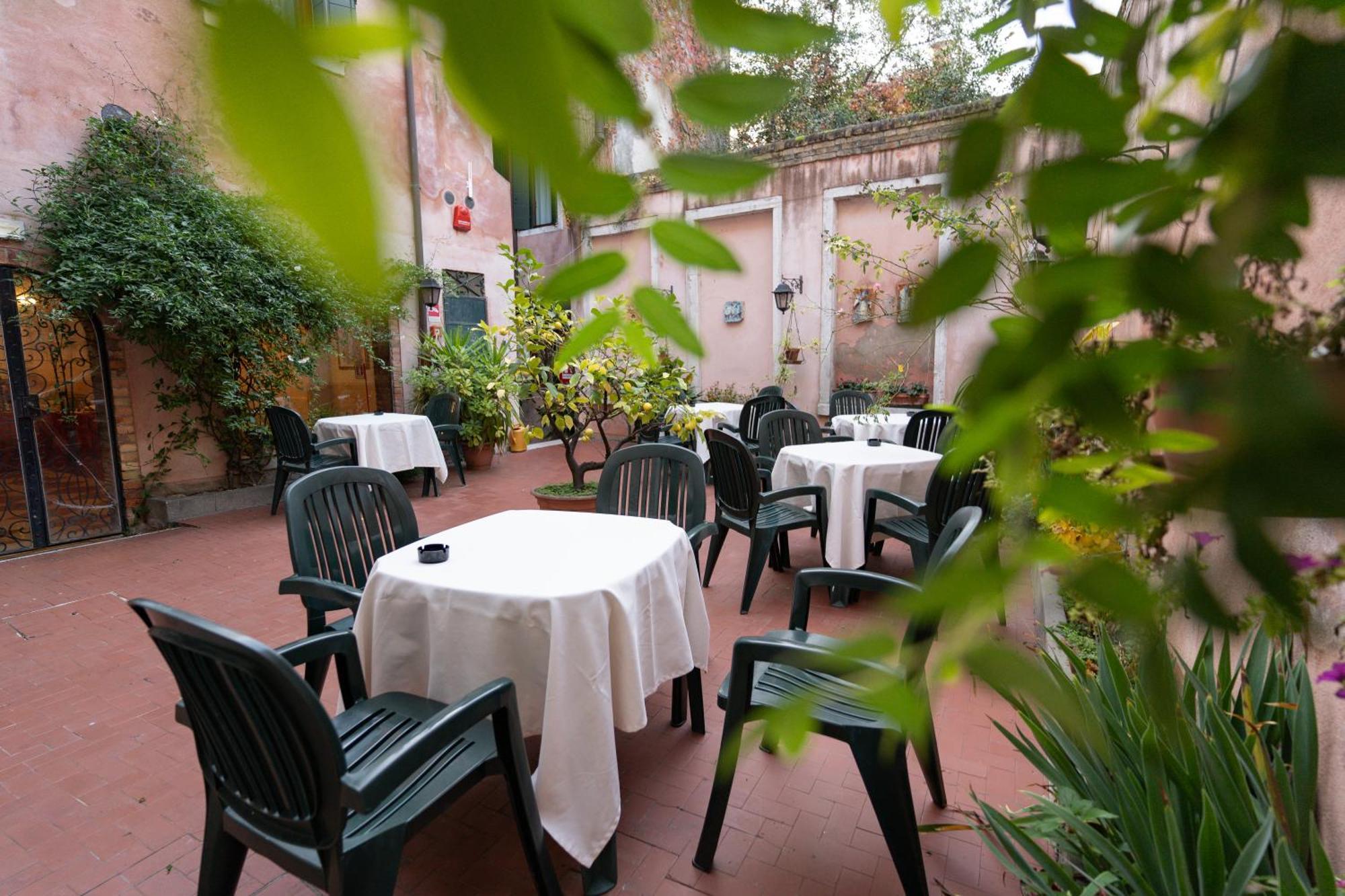 Hotel Tivoli 2*