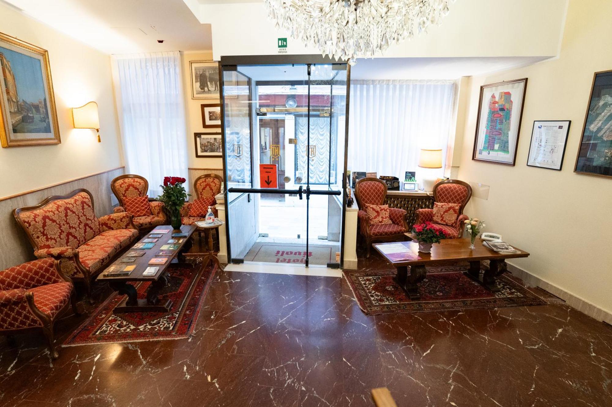 Hotel Tivoli 2*