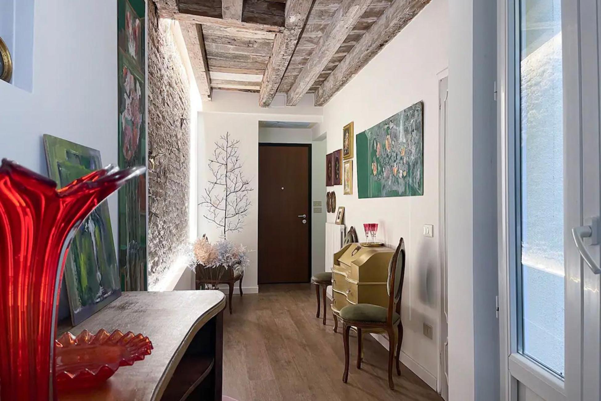 Apartment Ca Croce Di Malta - Your Charming Retreat *