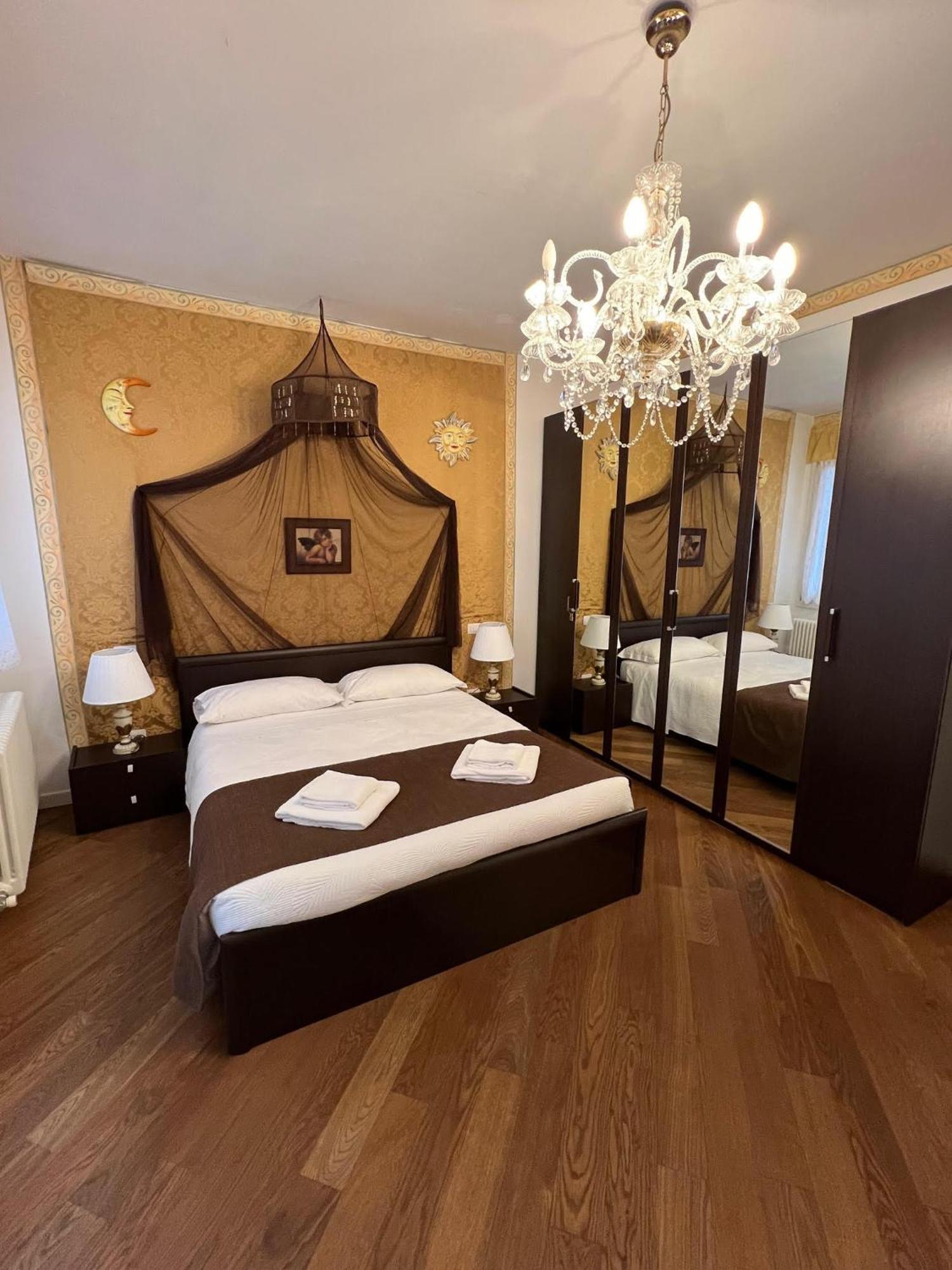 Casabella * Venice