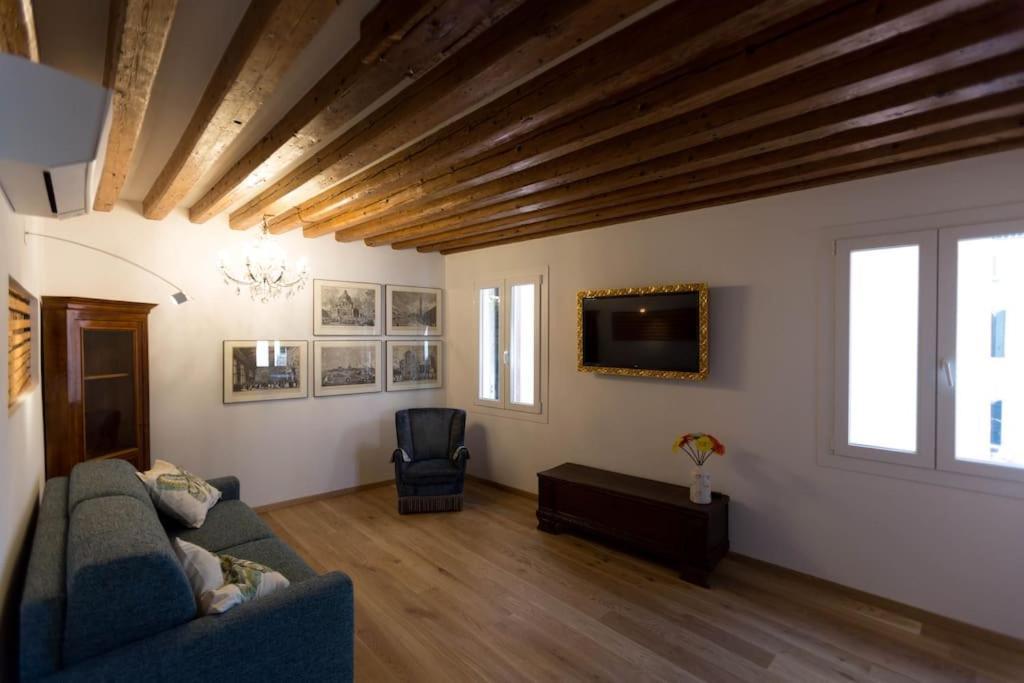 Aponalview 027042-loc-12481 Apartment *