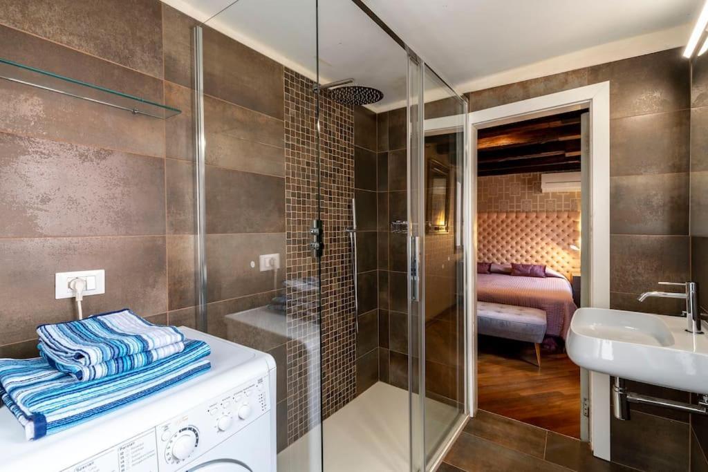 Apartment Ca Dei Zoti3 With Luggage Venice