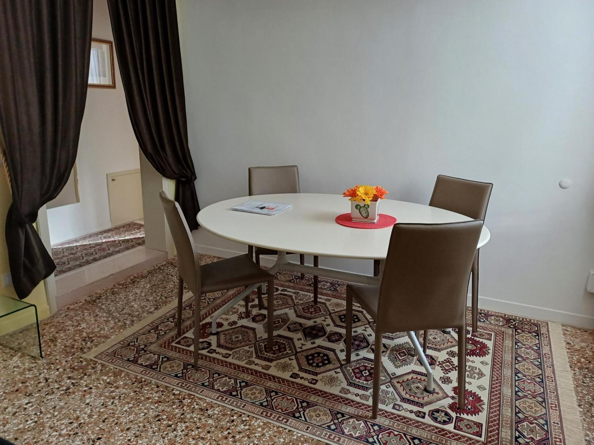 Fortuny Loft Apartment *