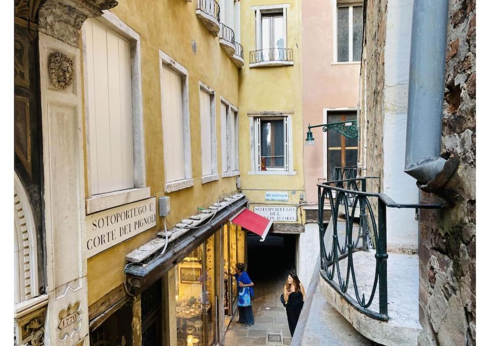 Sweet Time Venice, Luxury San Marco Frezzaria Apt! Appartamento