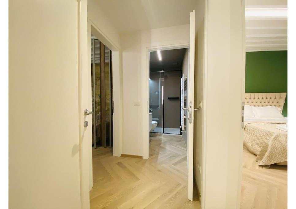 Sweet Time Venice, Luxury San Marco Frezzaria Apt! Appartamento *