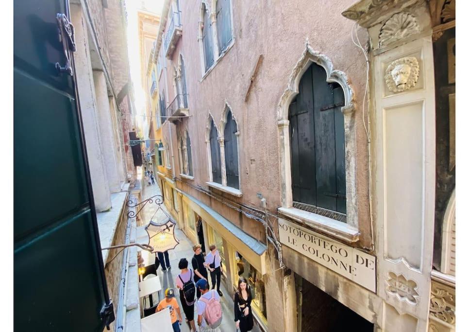 Appartamento Sweet Time Venice, Luxury San Marco Frezzaria Apt!