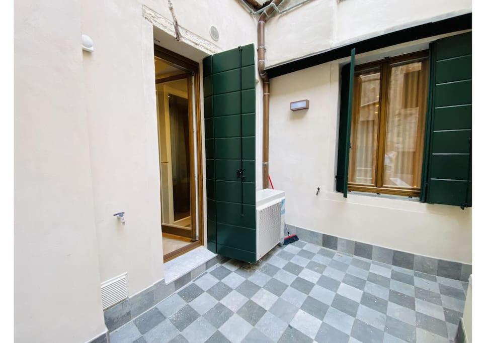 Sweet Time Venice, Luxury San Marco Frezzaria Apt! Venezia