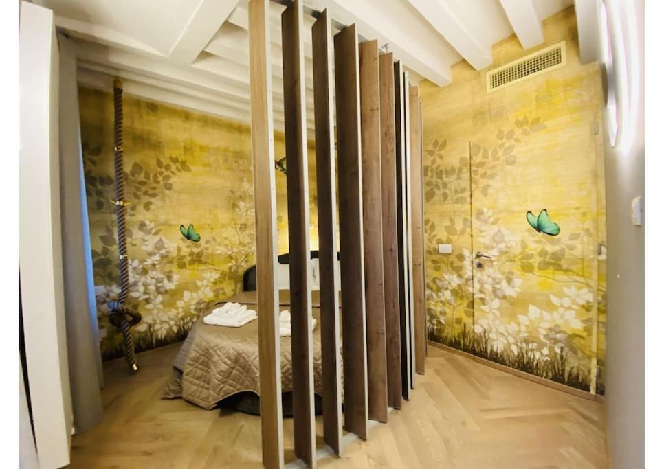 Appartamento Sweet Time Venice, Luxury San Marco Frezzaria Apt! *