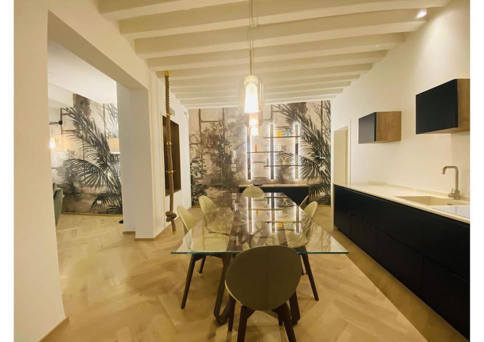 Appartamento Sweet Time Venice, Luxury San Marco Frezzaria Apt! *