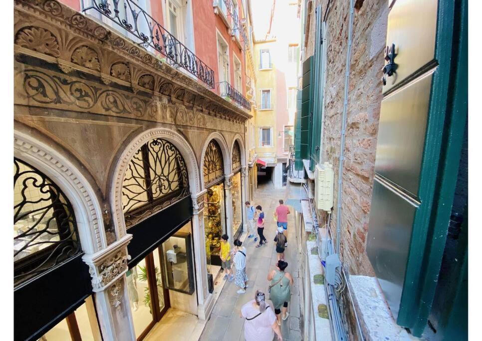 Sweet Time Venice, Luxury San Marco Frezzaria Apt! Venezia