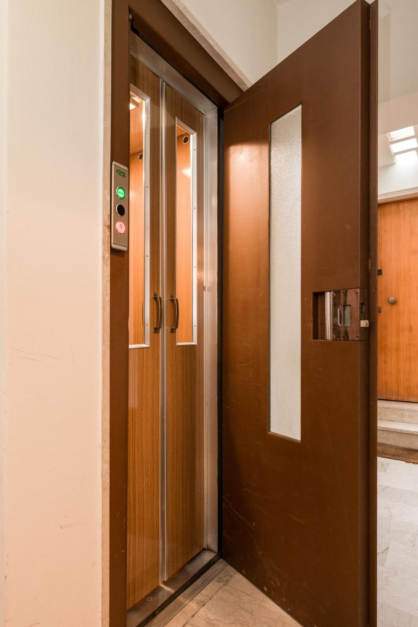 Apartment Lover's Nest In San Marco Square