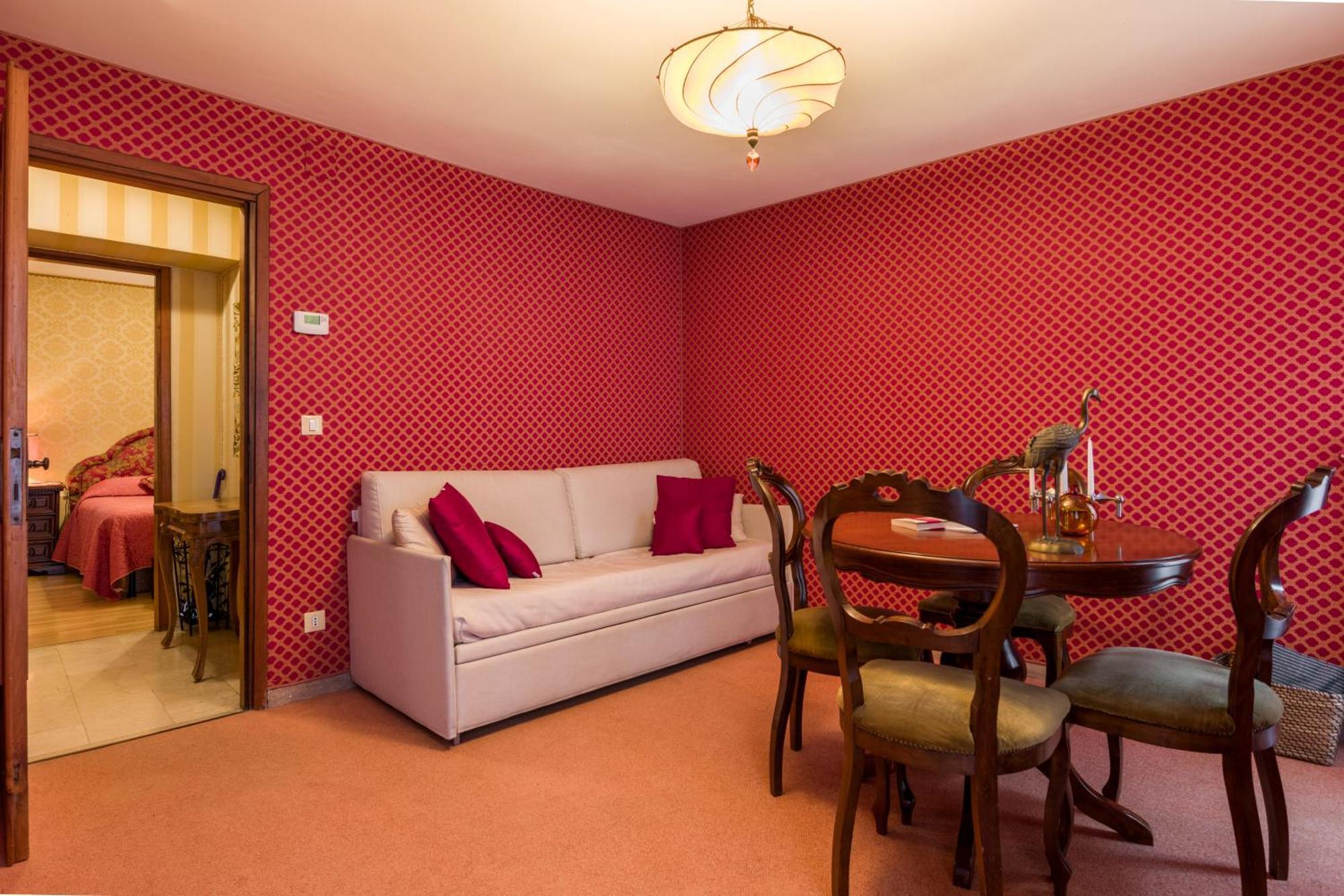 Apartment Lover's Nest In San Marco Square *