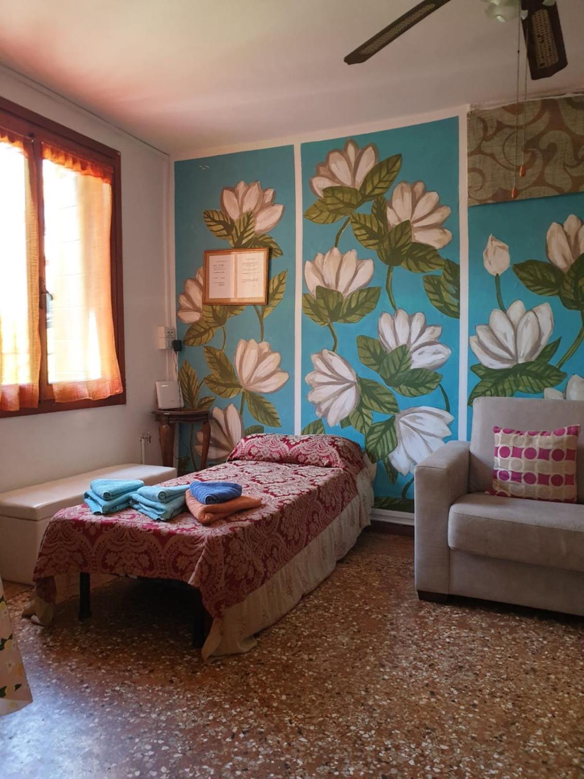 The Artist Place Homestay *
