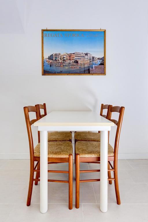 Ca' Derai Apartment *