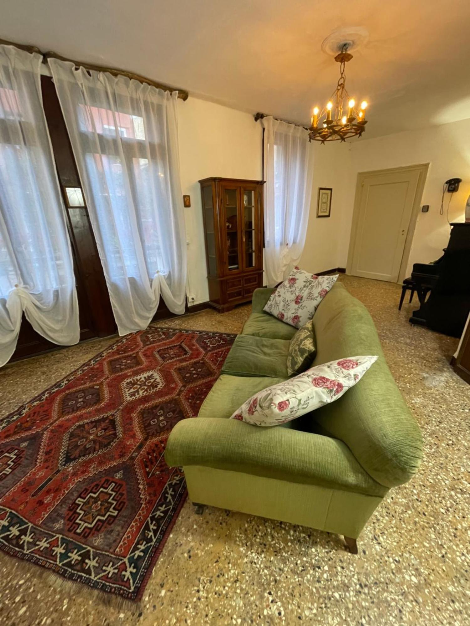 Lions Guest house *