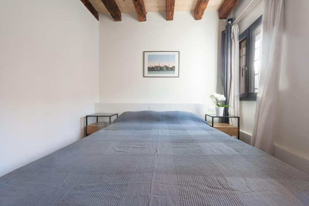 Ca' Ferrando, Brand New Apartment, Experienced Host! * Venice
