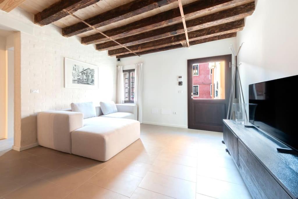Apartment Ca' Ferrando, Brand New Apartment, Experienced Host!