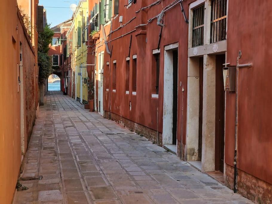 Ca' Ferrando, Brand New Apartment, Experienced Host! Venice