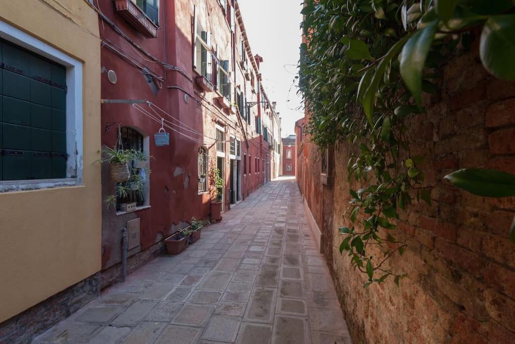 Ca' Ferrando, Brand New Apartment, Experienced Host! Apartment