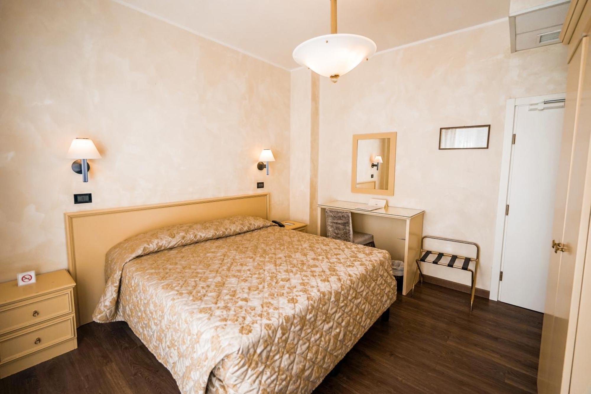 Carlton Capri Hotel Venice