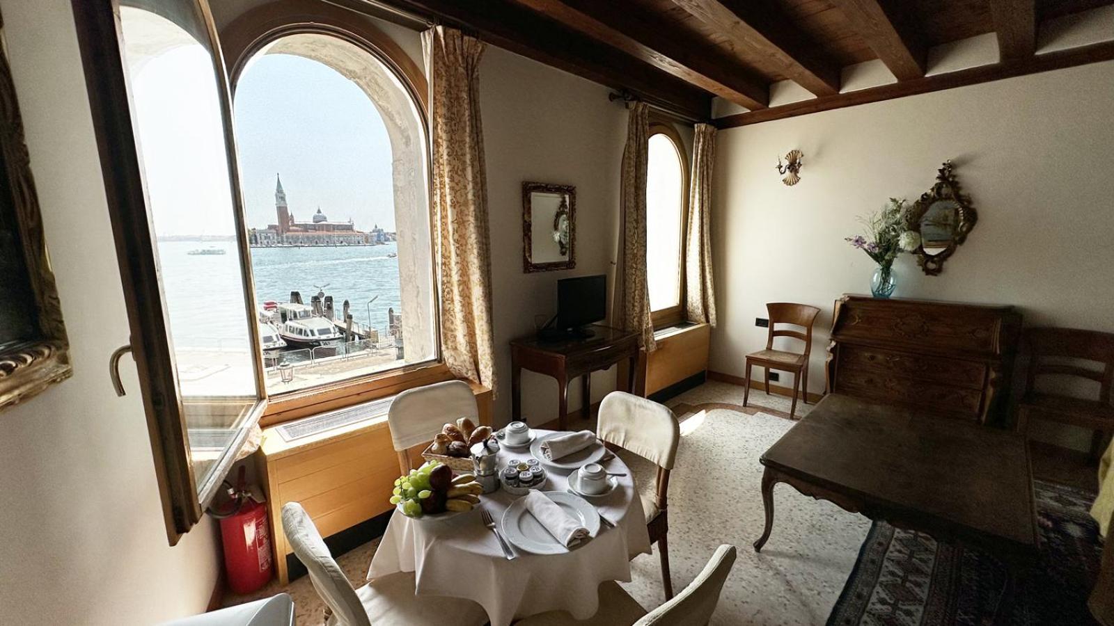 San Simeon Apartment *