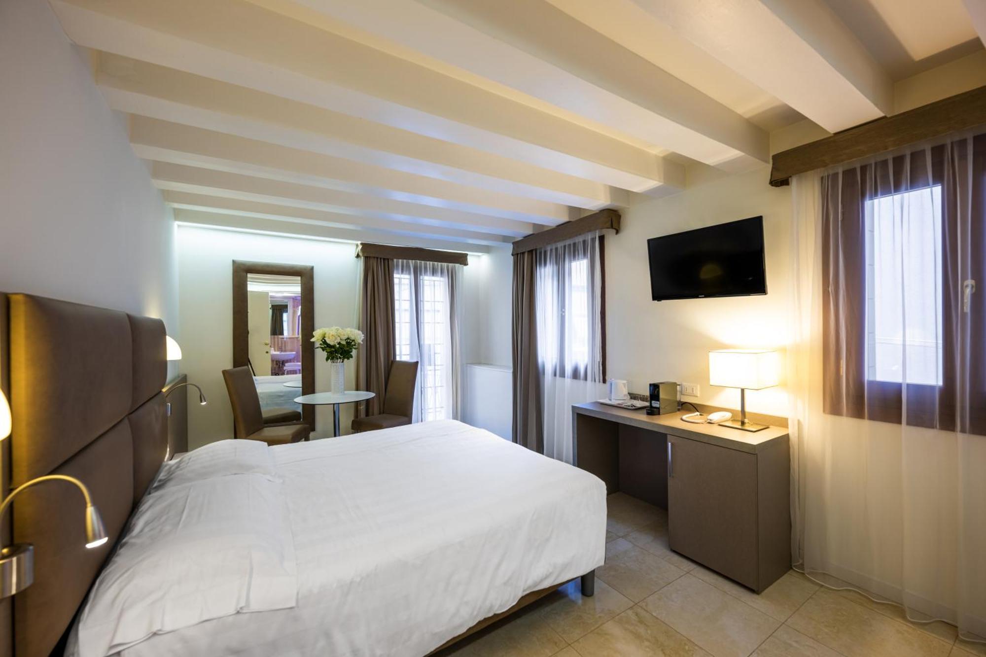 Hotel Leone