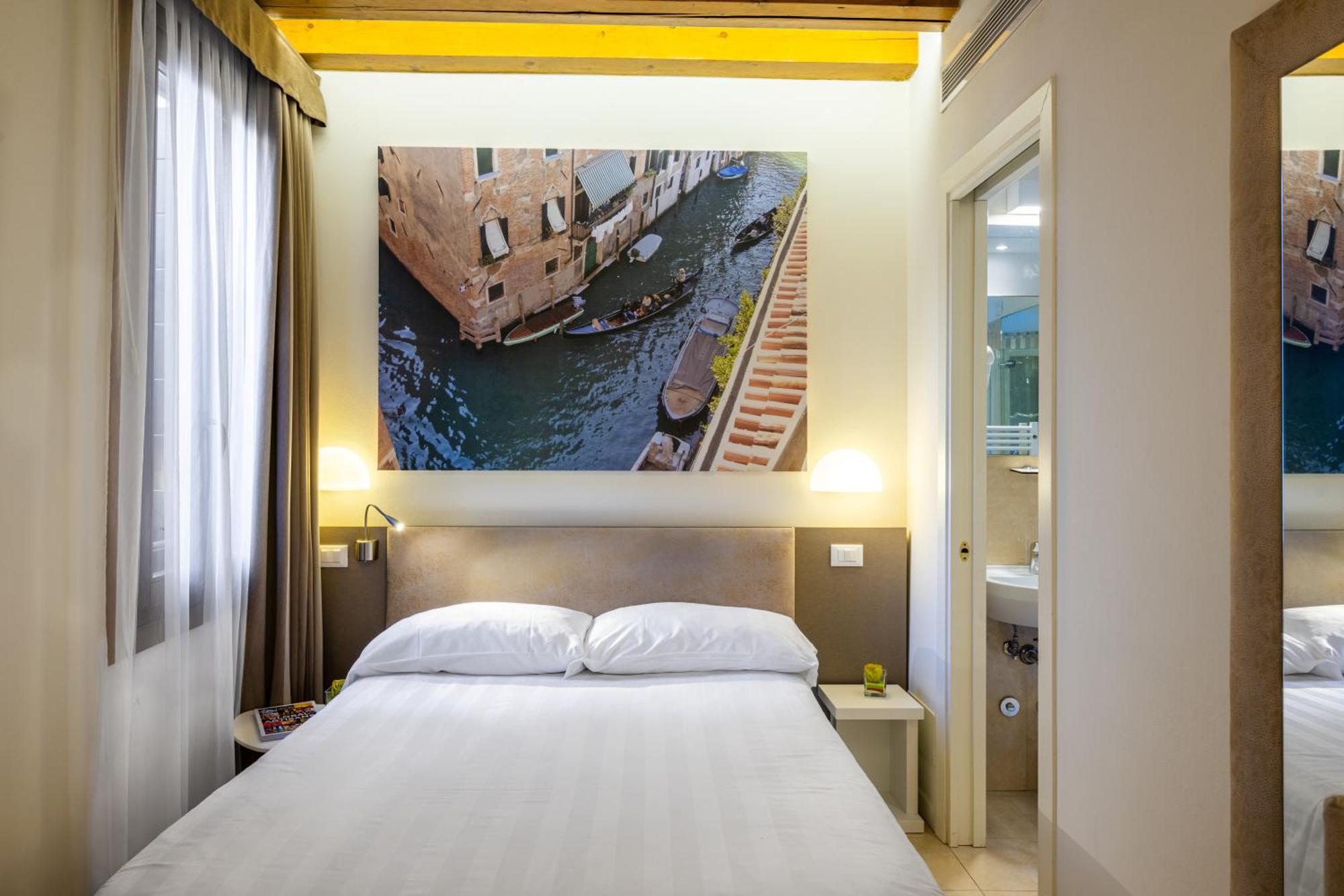 Leone Hotel