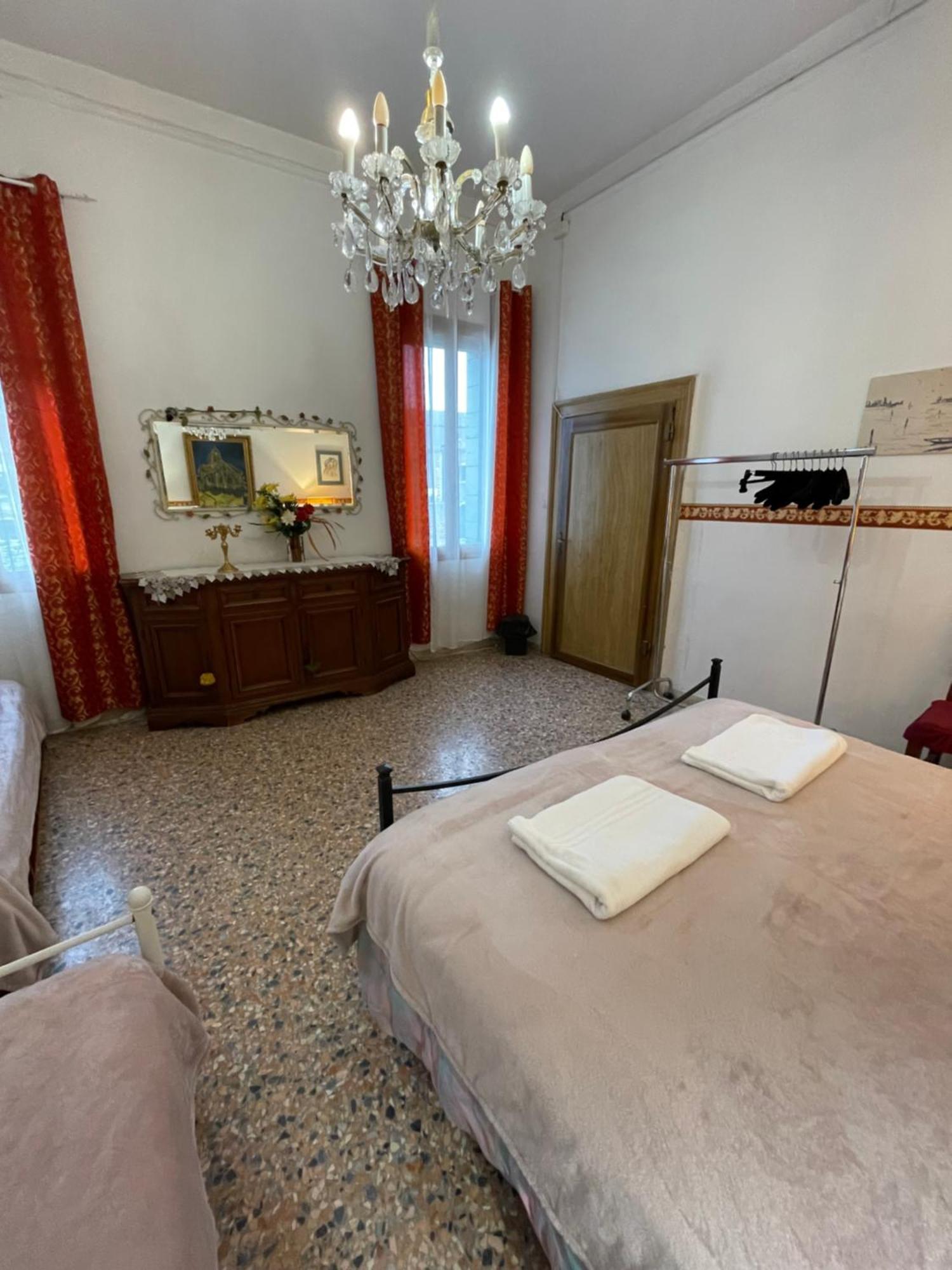 Princess Canal View Apartment Venice