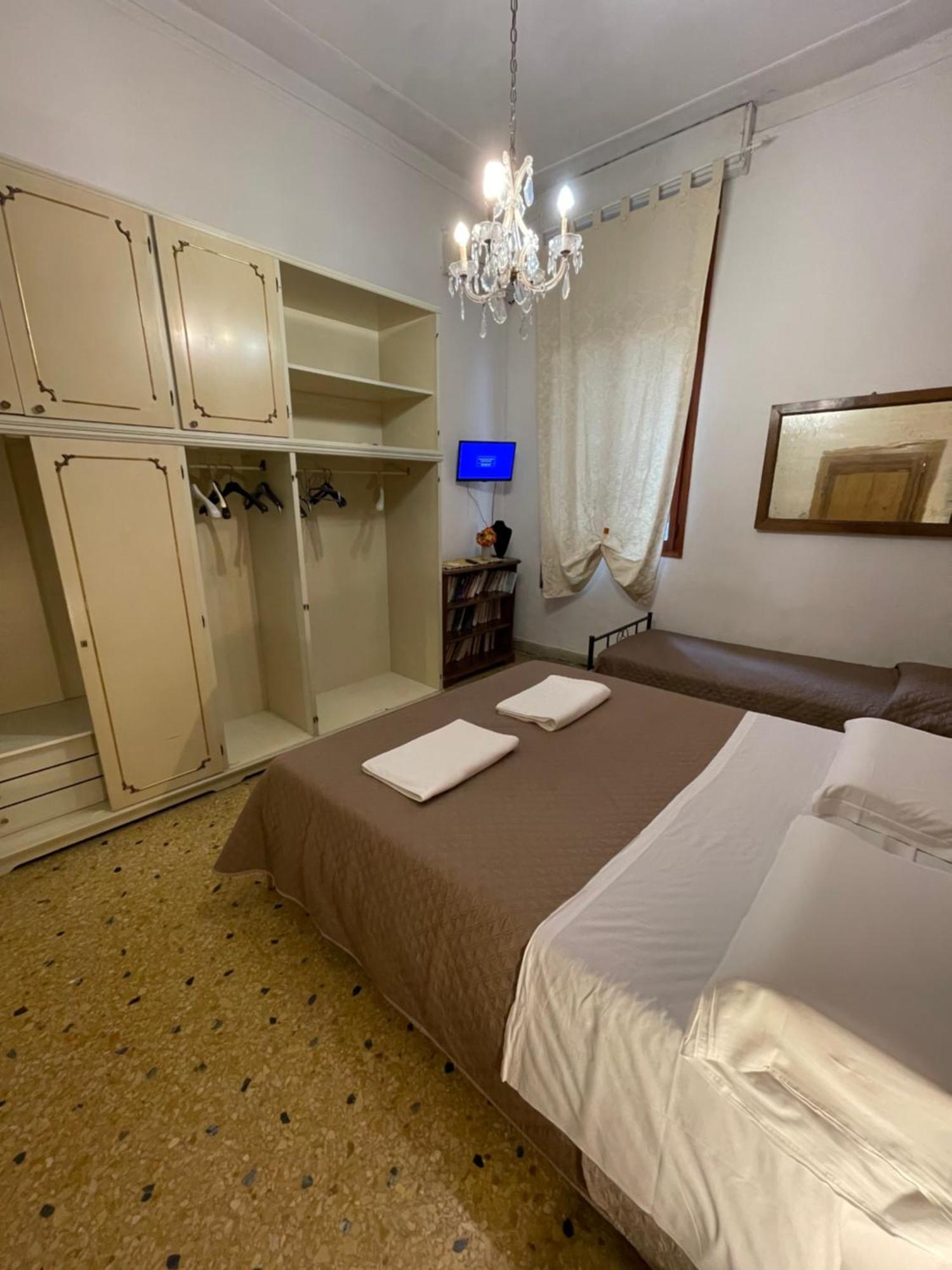 Princess Canal View Apartment Venice