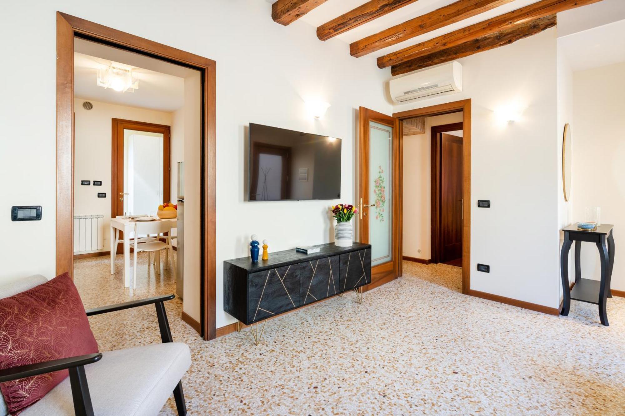 Apartment Elegante E Luminoso, Spazio Esterno Privato *