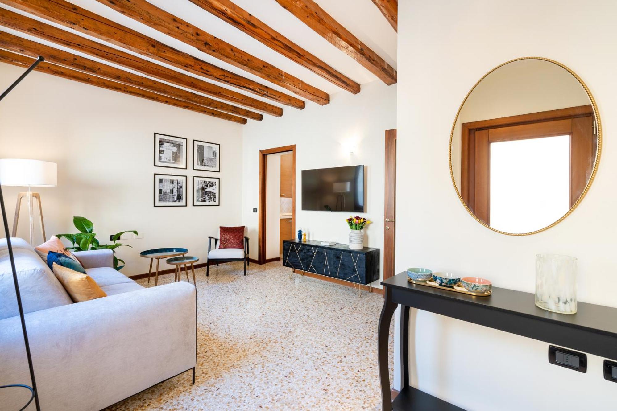 Apartment Elegante E Luminoso, Spazio Esterno Privato