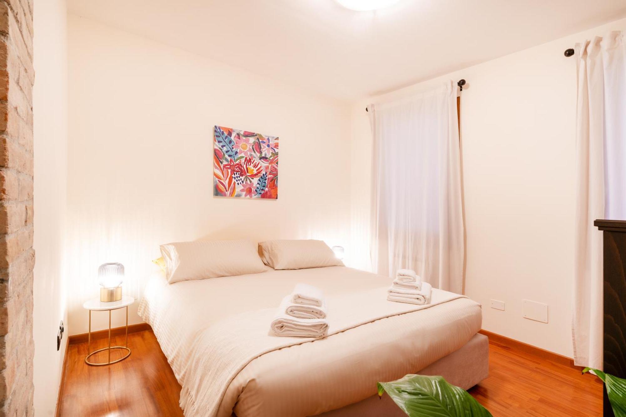Elegante E Luminoso, Spazio Esterno Privato *