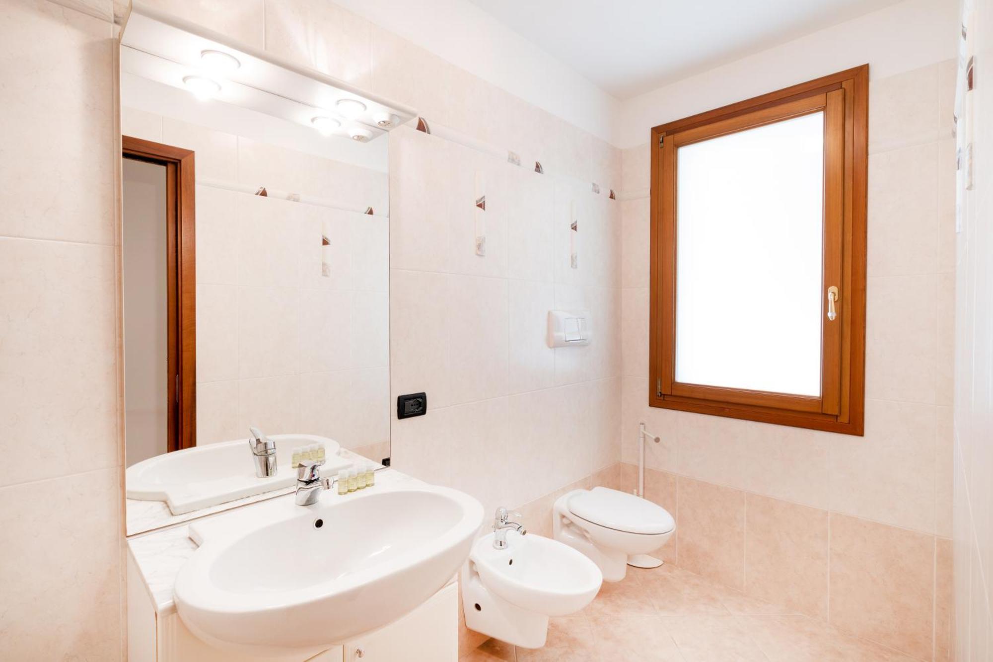 Elegante E Luminoso, Spazio Esterno Privato Apartment *